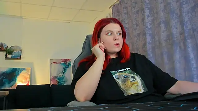 NattInRed live sex cam