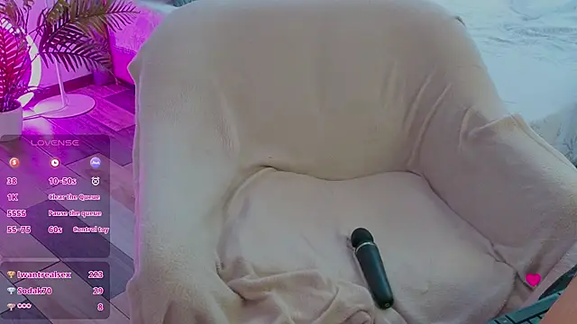 baby_debbie's cam snapshot