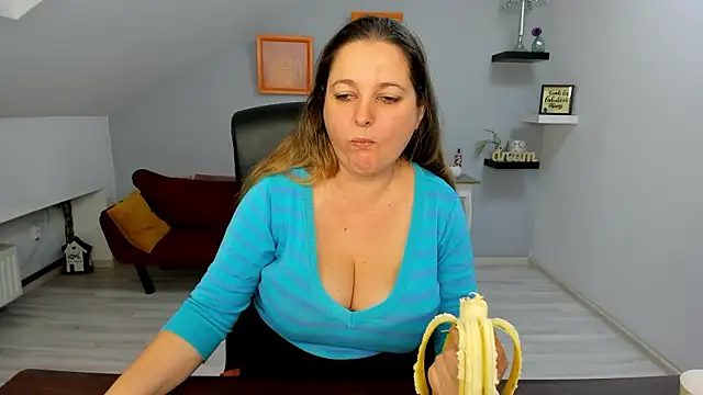 LollaGirl's cam snapshot