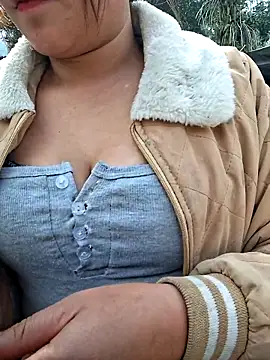 ALIENHR38 live sex cam