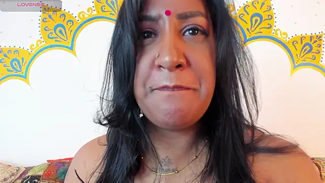 LadyNahir live sex cam