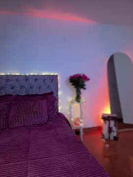 Samantha_e2's cam snapshot