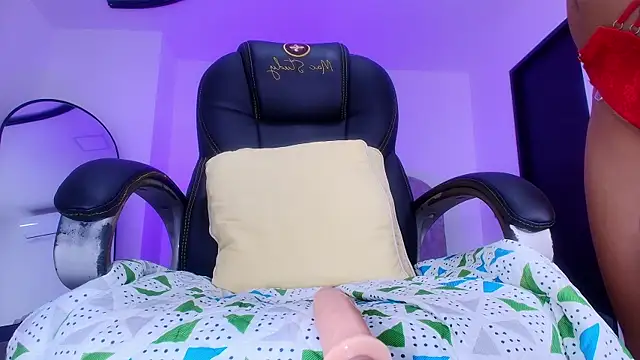 naomi_kyse live sex cam