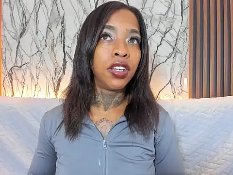 Pauline_Fox's cam snapshot