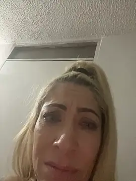 viktoria_davis_'s cam snapshot