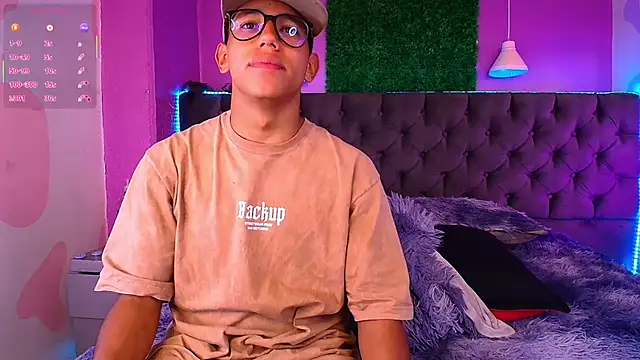 RyanPricee live sex cam