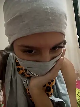 Fannyfoxfi's cam snapshot