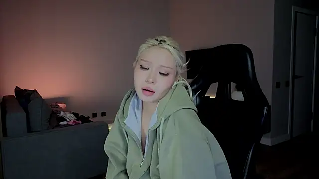 RileyMee live sex cam