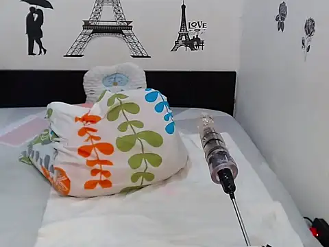 BabyChloe_'s cam snapshot