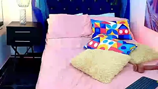 KATY_LOWERY's cam snapshot