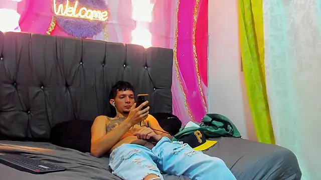 Straight_Guy22's cam snapshot