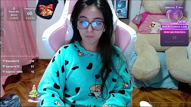 Maggie_Fox3's cam snapshot