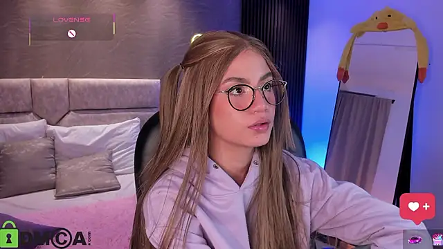 Arinextdoor's cam snapshot