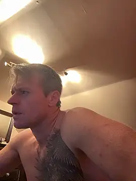 DILFiGuess1's cam snapshot