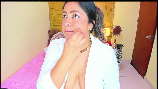 Julia_Haye's cam snapshot