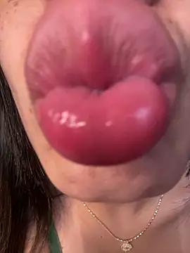 Samantha_e2's cam snapshot