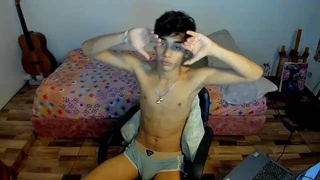 AliottTwink's cam snapshot