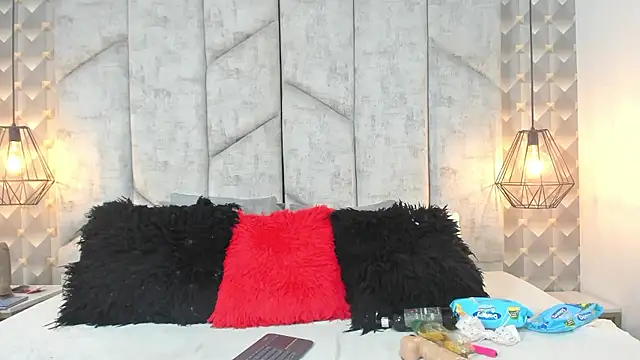 AshleyHill2's cam snapshot