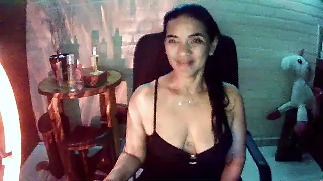 MiiaVelasquez live sex cam