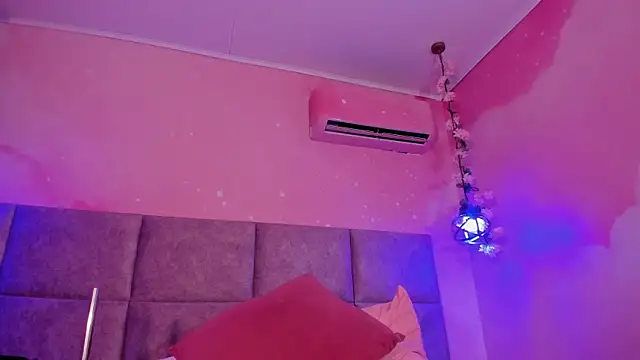 EllyMiller's cam snapshot