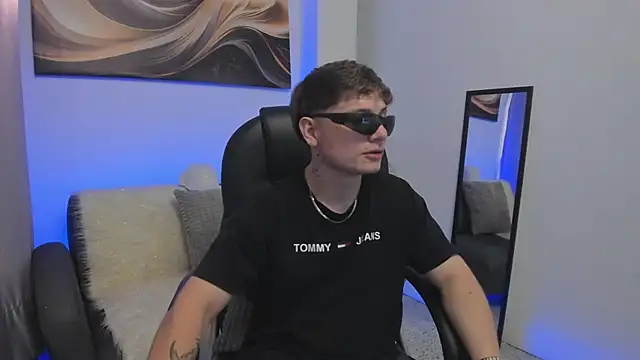 Leoo_Miller's cam snapshot