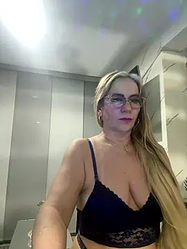 LARIANA_RIVERA23's cam snapshot