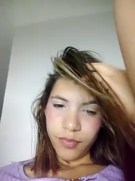 Sweetprouble_17's cam snapshot