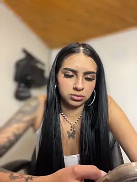 Hilary_pinkk's cam snapshot