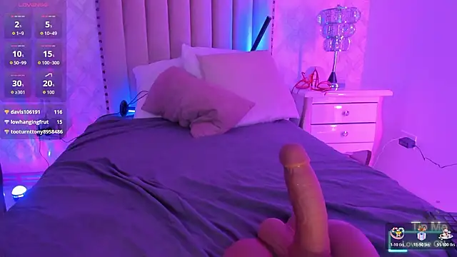 Yourwishisme_val's cam snapshot