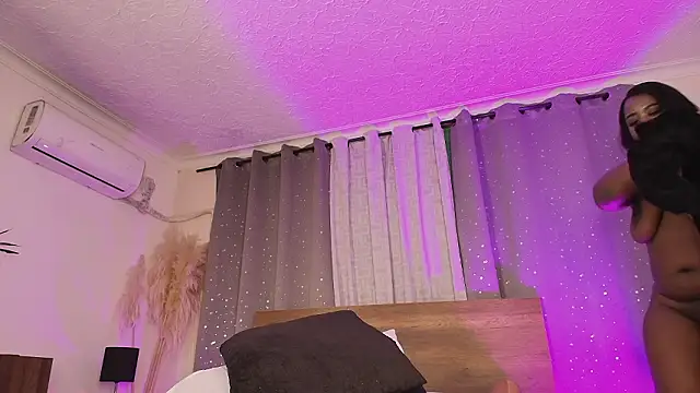 ViolettGomez_93's cam snapshot