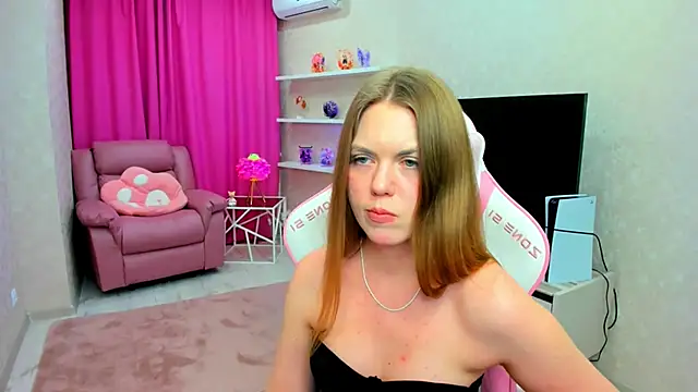 Strawberrye's cam snapshot