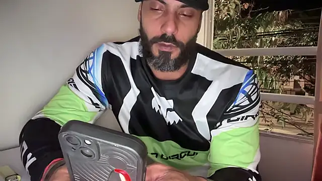 romeolovedark live sex cam