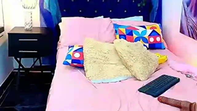 KATY_LOWERY's cam snapshot