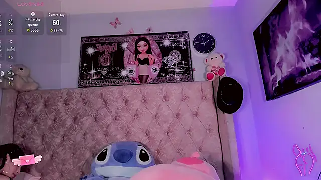 Kiick-Asss live sex cam