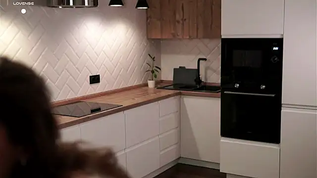 KnittedGoo's cam snapshot