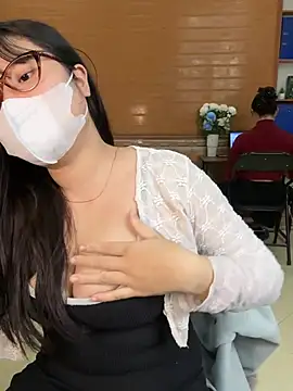 hide_from_colleagues's cam snapshot