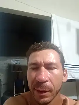 RobertoLuiz84 live sex cam