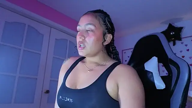 tamara_brown_t's cam snapshot