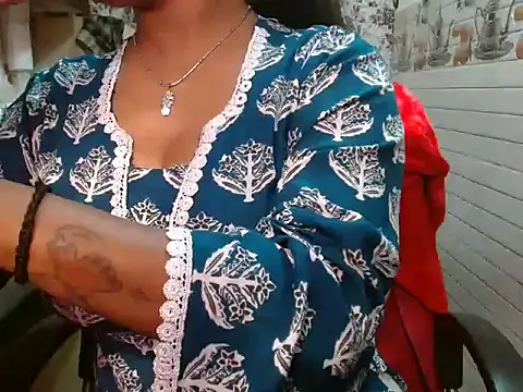 LovingPihu's cam snapshot