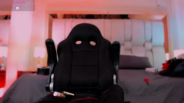 Charlotteinpole live sex cam