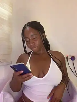 MISSMAYMADMYDAY's cam snapshot