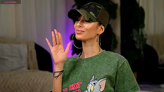 EvaAmanti's cam snapshot