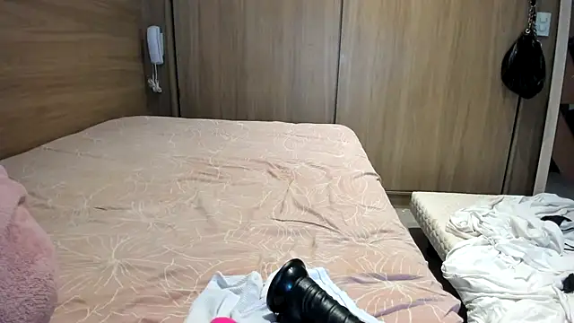 heavenngirlyy444's cam snapshot