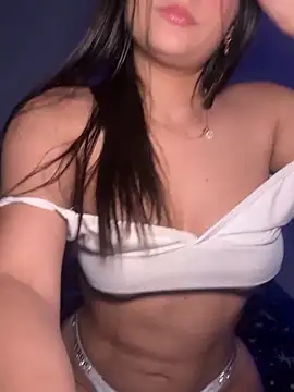 EmmiiGlow's cam snapshot