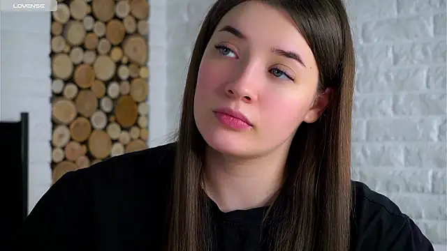 LowOncoming live sex cam