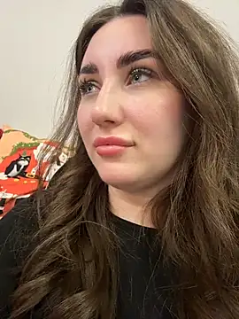 KiraBarlows live sex cam