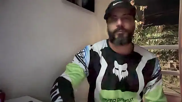 romeolovedark's cam snapshot