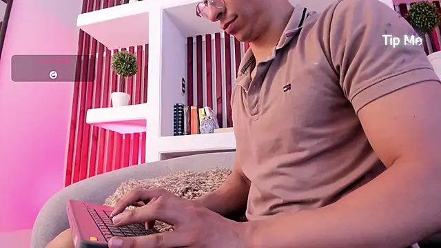 ApoloCruz's cam snapshot