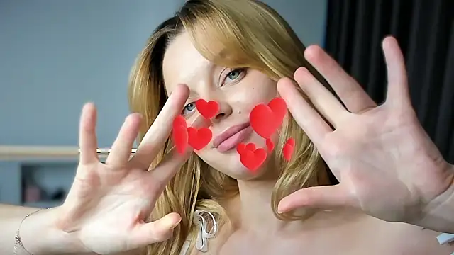 LilyFlamee's cam snapshot