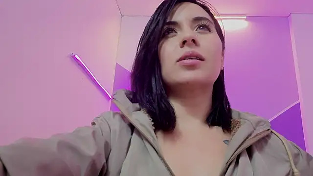 Analuciaa_'s cam snapshot